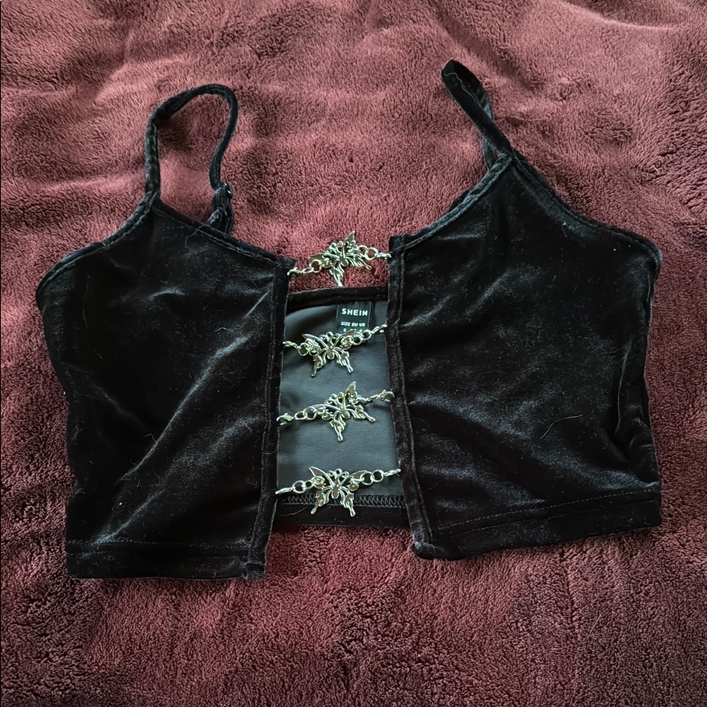 SHEIN Black Sleeveless Crop Top with Cut Out Design